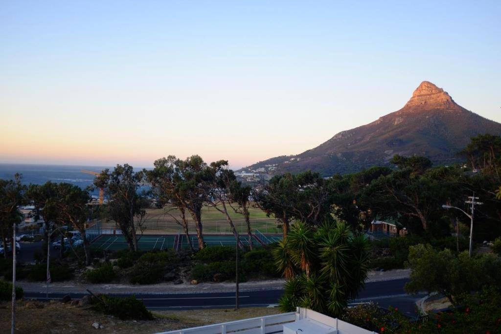 Camps Bay Loft With Stunning Mountain And Ocean Views Apartment Cape Town Exterior photo