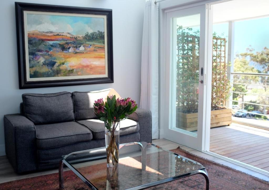 Camps Bay Loft With Stunning Mountain And Ocean Views Apartment Cape Town Exterior photo